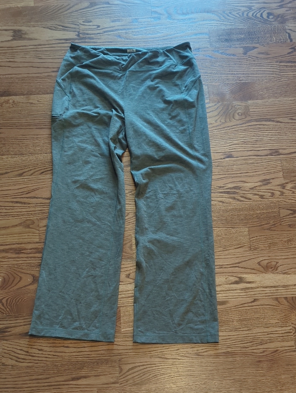 Duluth Trading Company NoGA Classic Bootcut Pants XL X 33 *Small Hole*